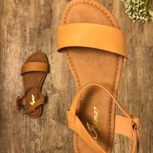 🌻 NEW Classic Tan Sandals 🌻